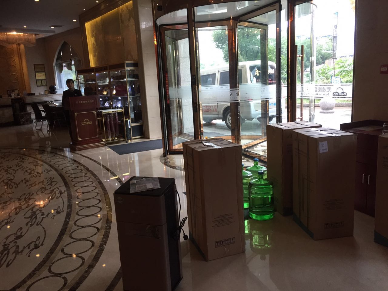 1536218944128062.jpg 2.jpg